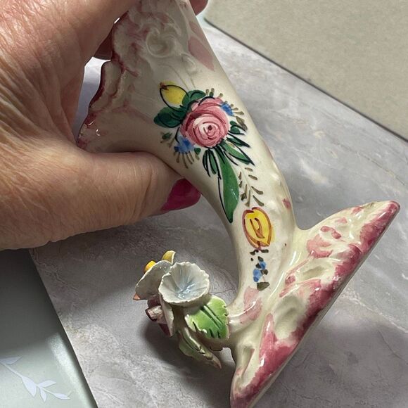 Vintage Italian ceramic cornucopia vase applied flowers hand painted. - Picture 8 of 16